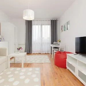 https://apt-wola-oasis-cosy-near-metro-station.warsawhotelspoland.com